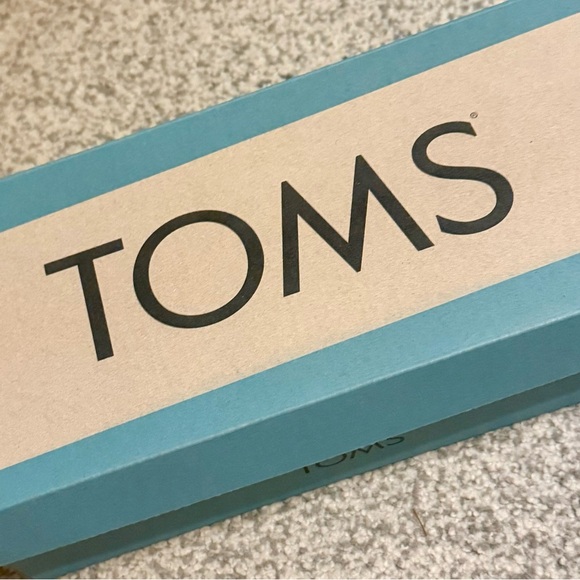 TOMS Panda Print Shoes - Picture 4 of 4